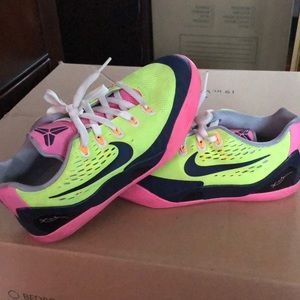 Kobe bryant shoes girls Clearance